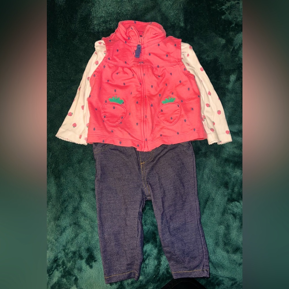 Carter's girls 3 piece set w/vest - strawberries -  6Months